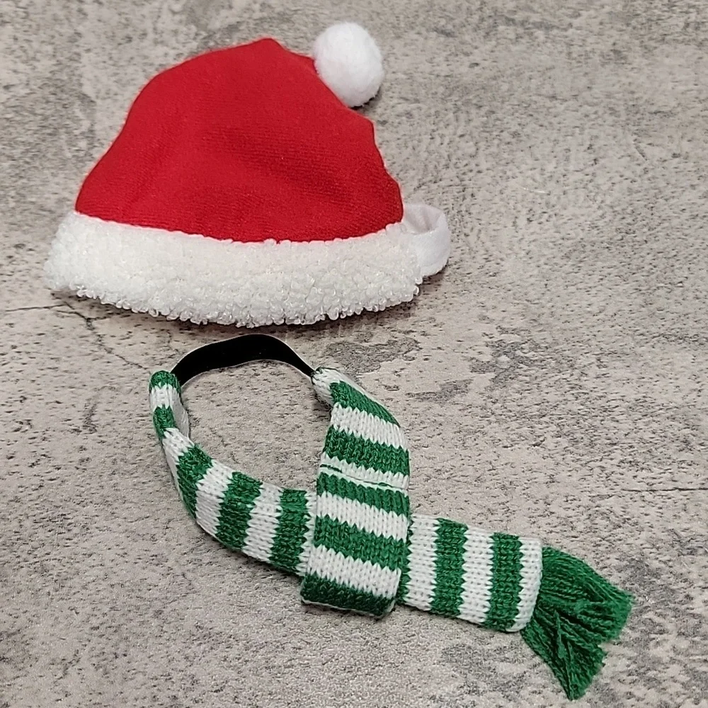 Kit-Cat Klock Clock Christmas Accessories – Santa Hat and Green & White Scarf